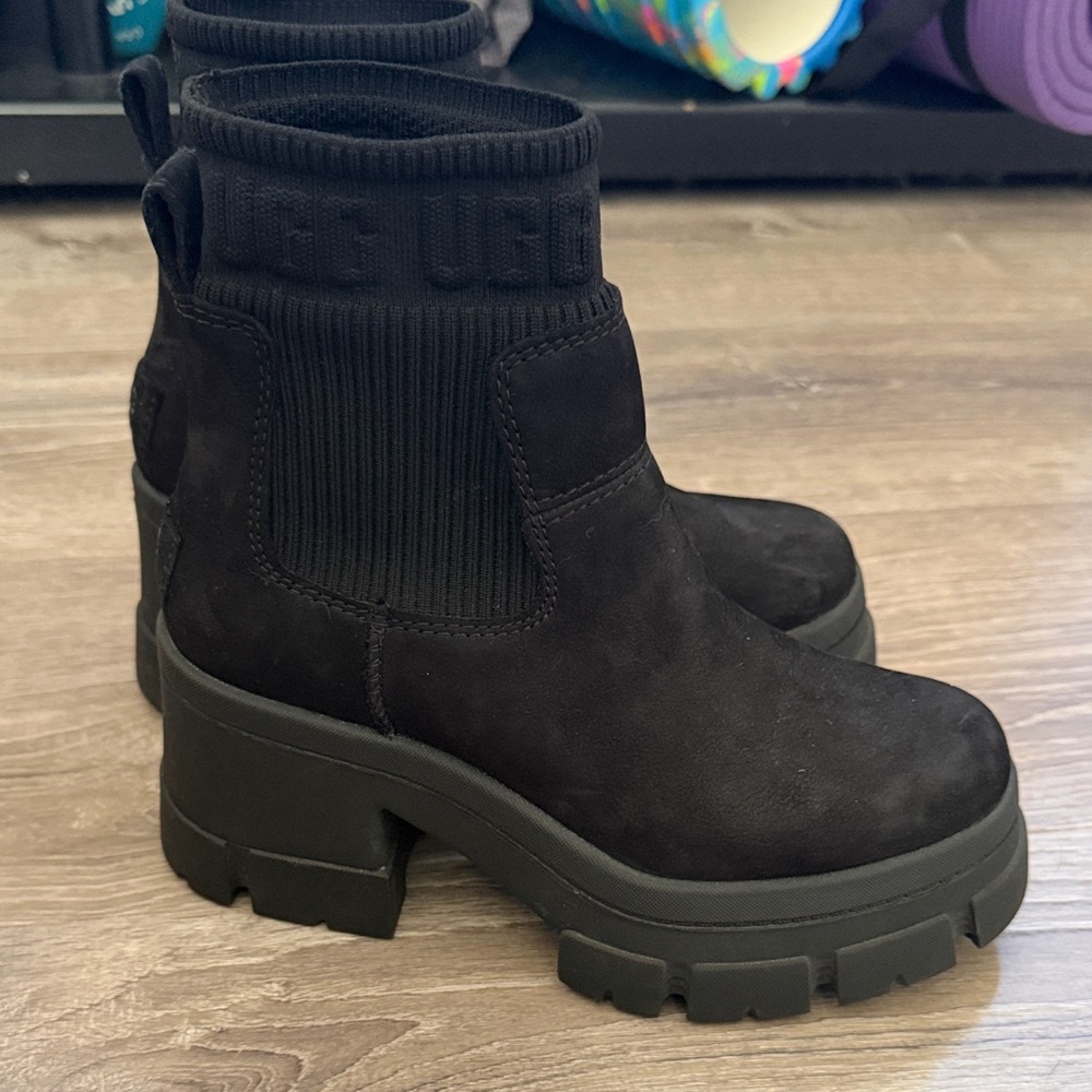 Black Platform Chelsea Boots - Women's Chunky Lug Sole